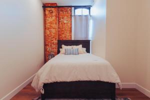 American Hall - Clay Suite