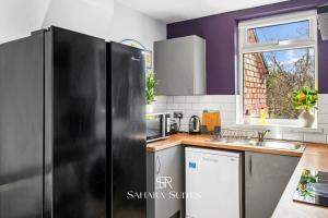 Modern 5BR Derby House - Sleeps 09 - Free Parking