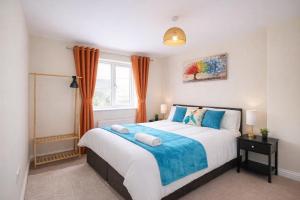 Central Nottingham Oasis Sleeps 9 With Parking