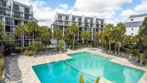 208 B Shipwatch by AvantStay Ocean Views Close to Beach Community Pool