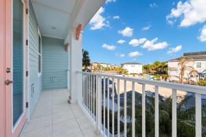 Vibrant Island Getaway With Private Pool Near Disney With Margaritaville Resort & Island H20 Waterpark Access - 8065Su
