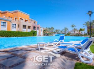 Verdi Ground Chalet - 3 Bedrooms - 1 Master Bedroom - 2 Bathrooms - Direct on Lagoon
