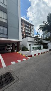 The pride Avenue soi Buakao