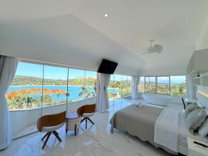 Casa com Piscina e Vista na Praia da Ferradura
