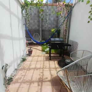 5 Min to Hot Springs Family Home with Hammock