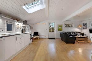 C11186-Hemmet-Horsfold-8