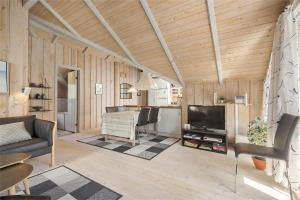 C11053-Hemmet-Horsfold-178