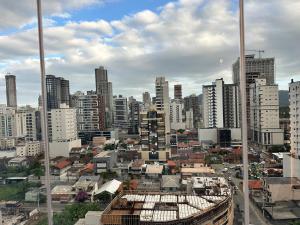 Suite Exclusiva em Ap Moderno na Meia Praia
