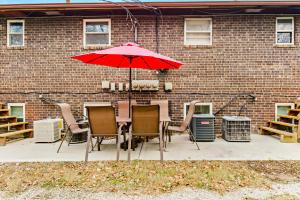 2b1b apartment in independence near downtown KC