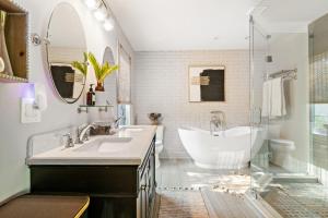 웨스트 팜비치 (FL) Pool Home w Game Room, Close to DT 4성급 숙소 스위트룸