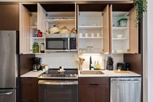 Spacious Apt in OTR 1 BR Oasis w Parking|Gym|Pool