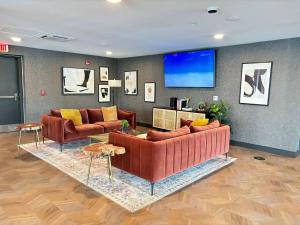 Spacious Apt in OTR 1 BR Oasis w Parking|Gym|Pool