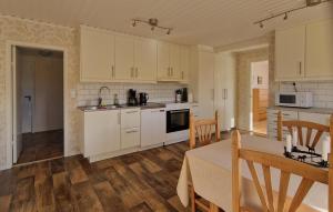 3 Bedroom Awesome Home In Ydre