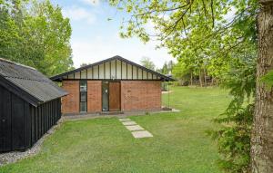 Two-Bedroom Holiday Home In Knebel