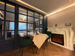 Stylish Modern Luxury Apartment in Nimman