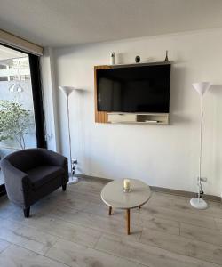 Departamento Suite moderno con ubicación privilegiada en el centro de Santiago, cercano a Palacio De La Moneda y lugares turísticos de la ciudad CON AIRE ACONDICIONADO