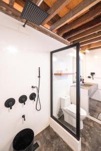 Axu Villa Modern 2BR Home in General Luna