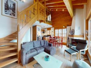 Apartment in central location with views