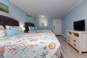 Surf City Beachcomber Bungalow motel-Pet Friendly