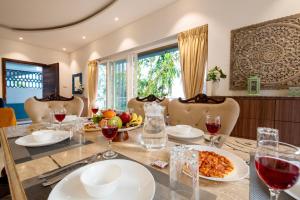 DanCenter Avanora Villa I 5BHK I Pvt Pool I Baga I GOA