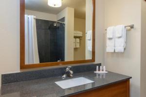 Baymont by Wyndham Grand Forks
