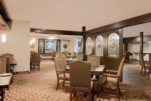 Ramada by Wyndham Pinewood Park Resort North Bay