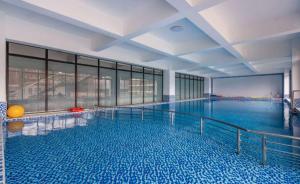 Luxury Haven with Pool,Gym and Markt