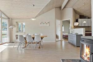40875-Ulfborg-Helmklit-226