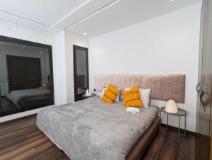 Villa 4-Bedroom with Private Pool & Rooftop Sea View in Tamaris