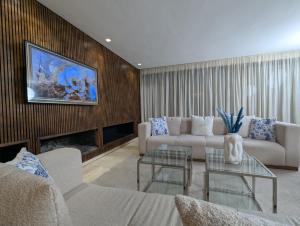Villa 4-Bedroom with Private Pool & Rooftop Sea View in Tamaris