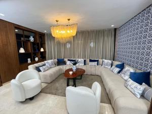 Villa 4-Bedroom with Private Pool & Rooftop Sea View in Tamaris