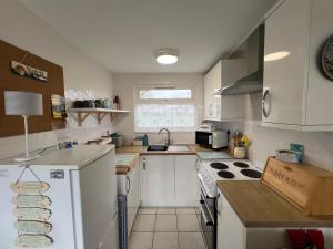 Sunnyside Chalet, walk to the beach & close to Norfolk broads - pet friendly!