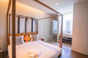Inara Villa in the center of Pattaya-4 bedrooms 5 bathrooms-billiards table and swimming pool for a relaxing holiday
