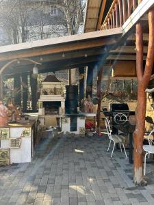 Хатка у долині