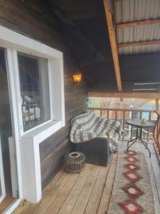 Хатка у долині