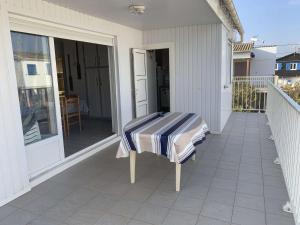 AIG 48 – Chalet climatisé – Gruissan – 6 personnes