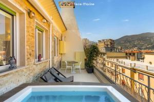 Suite Level 8, Terre Marine