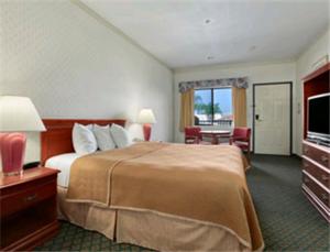 Travelodge by Wyndham Lynwood