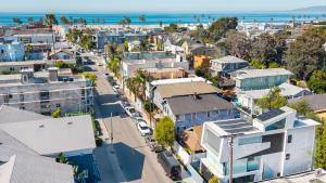 Brooks Avenue by AvantStay Walk to Venice Beach Boardwalk • Firepit EV Charger
