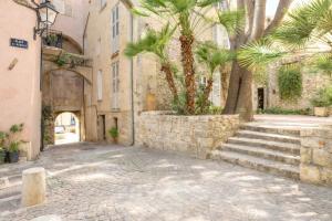 Old Antibes - Walking beaches - Center