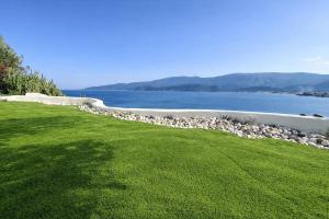 Aiora -Infinity Pool on the Cliff -Private Beach