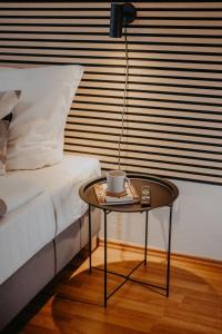 Elegant, 2 Rooms, Balcony, Kitchen