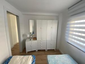 Levante front row TOP views