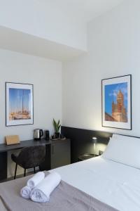 Palermo Holiday House - Elegant Rooms in Centro vicino Politeama