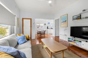 저비스 베이 Cunjevoi Beach House - Pet Friendly - 5 Mins to Beach 싱글룸 스위트룸