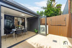 Beautiful Single-Family Home in Sydenham, Sydney Near Train Station Airport Marrickville Business District