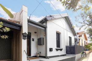 Beautiful Single-Family Home in Sydenham, Sydney Near Train Station Airport Marrickville Business District