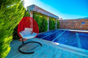 Honeymoon Villa with Sheltered Pool