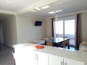 Belle appartement avec une grande terrasse vue sur mer