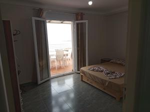 Belle appartement avec une grande terrasse vue sur mer